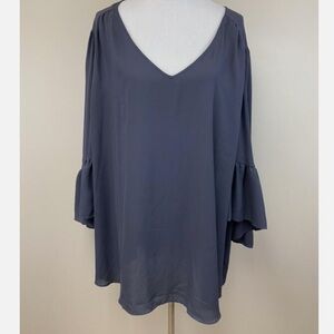 TORRID Georgette Ruffle Bell Sleeve Chiffon V Neck Top Women’s SZ 10 Gray EUC